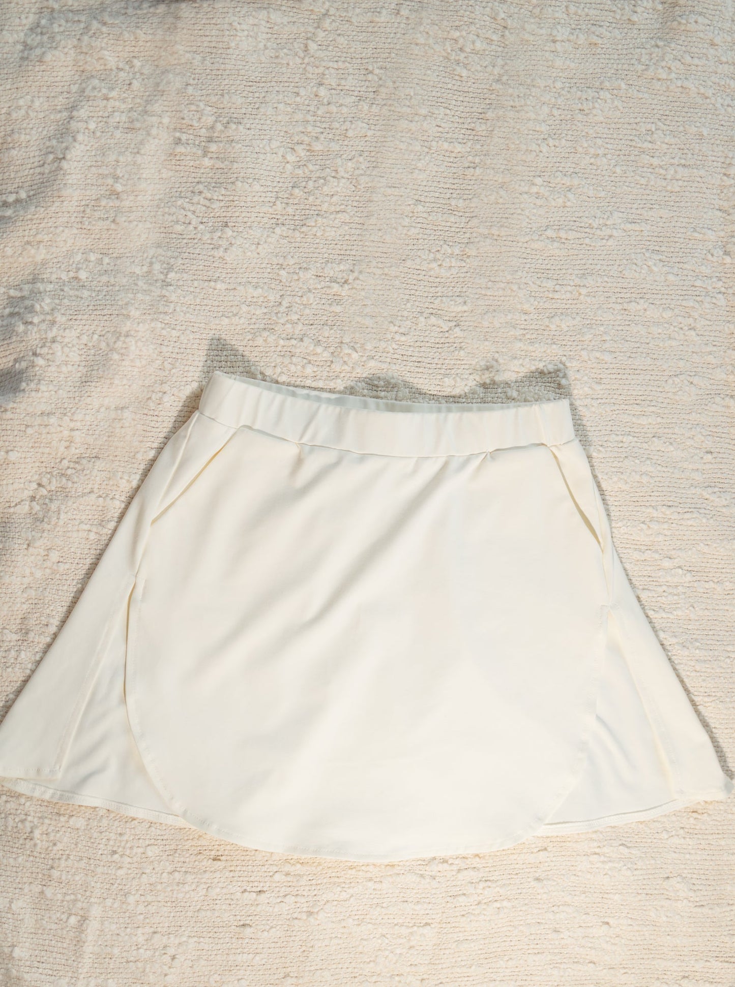 Sporty Shirt Extender - White
