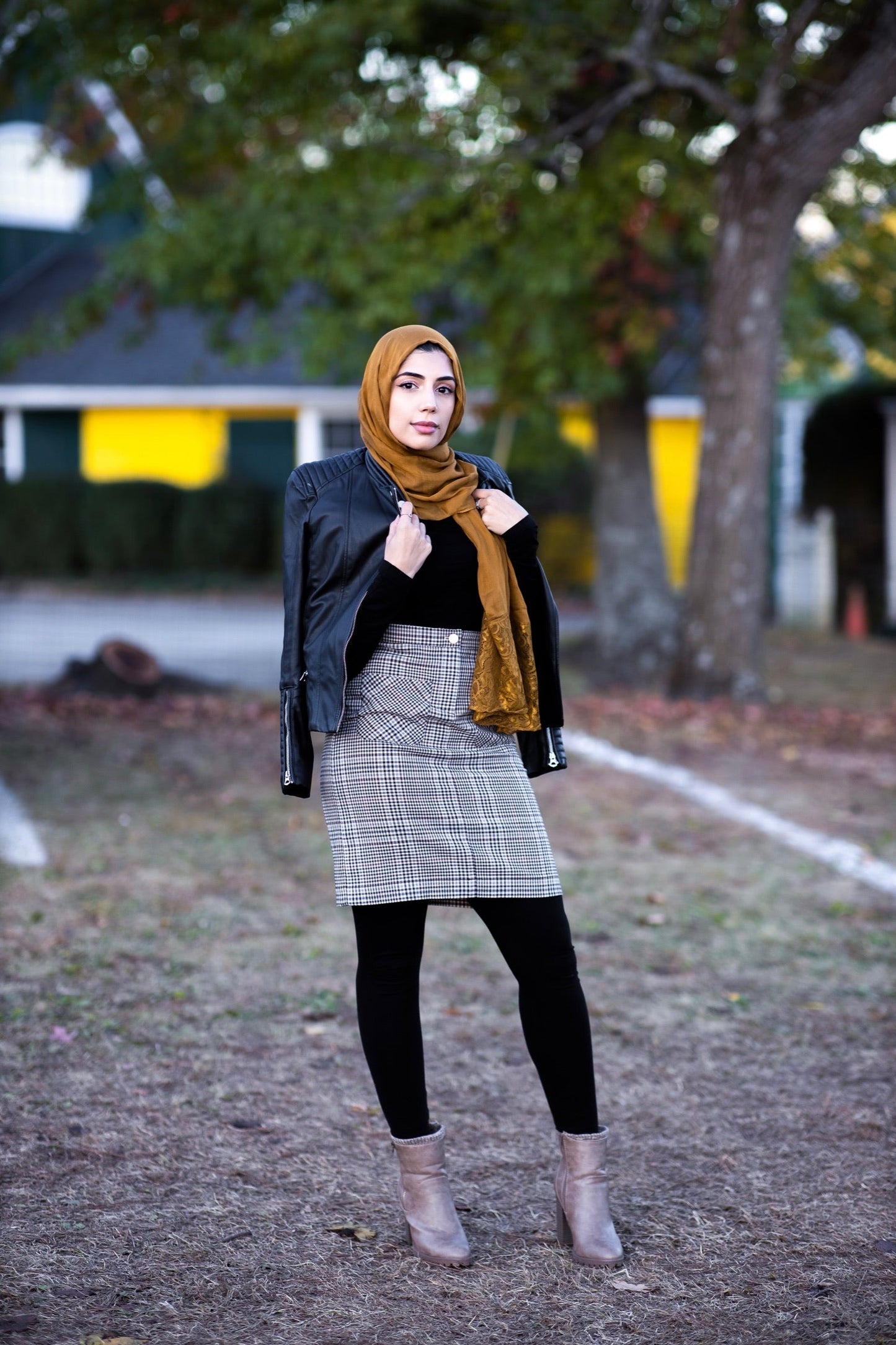Modal Lace Hijab - Gold Mocha