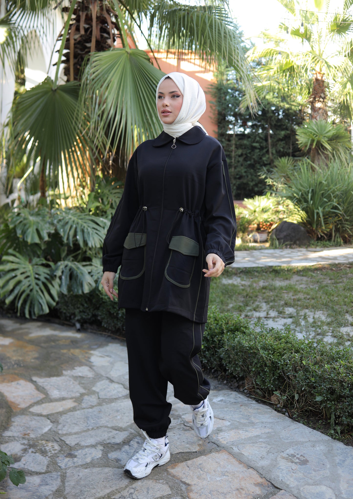 Modest Sporty Tracksuit with Navy Contrast Pockets – Women's 2-Piece Set