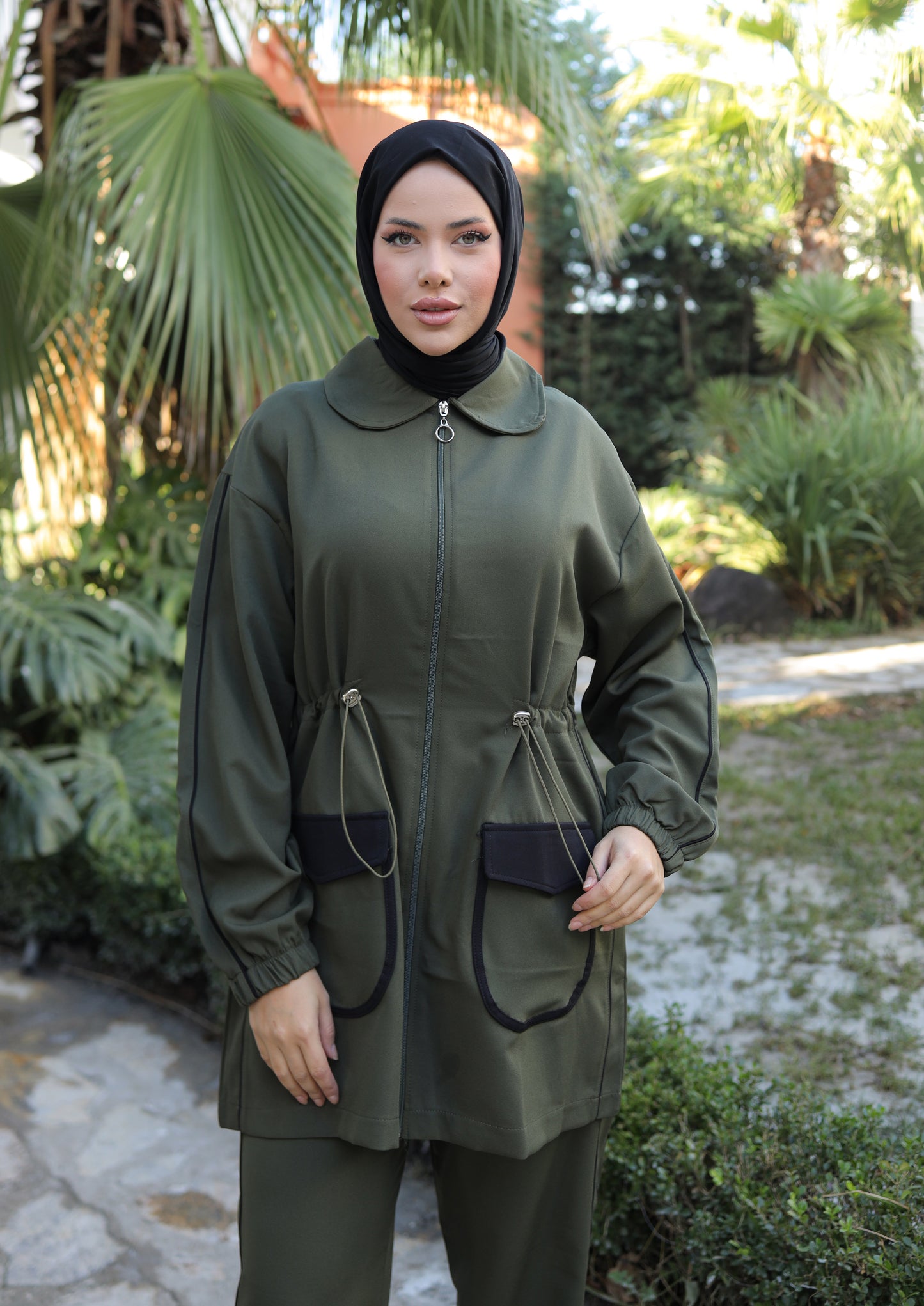 Modest Sporty Tracksuit with Navy Contrast Pockets – Women's 2-Piece Set