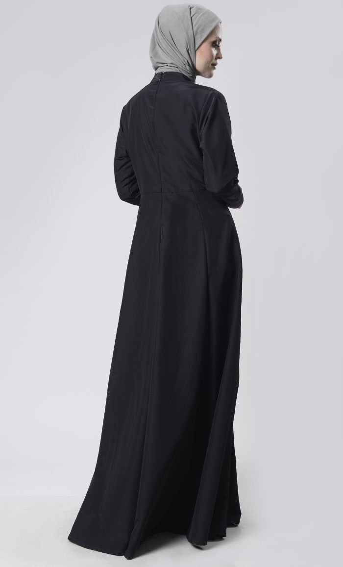 Basic Front Box Pleat Abaya With Pockets