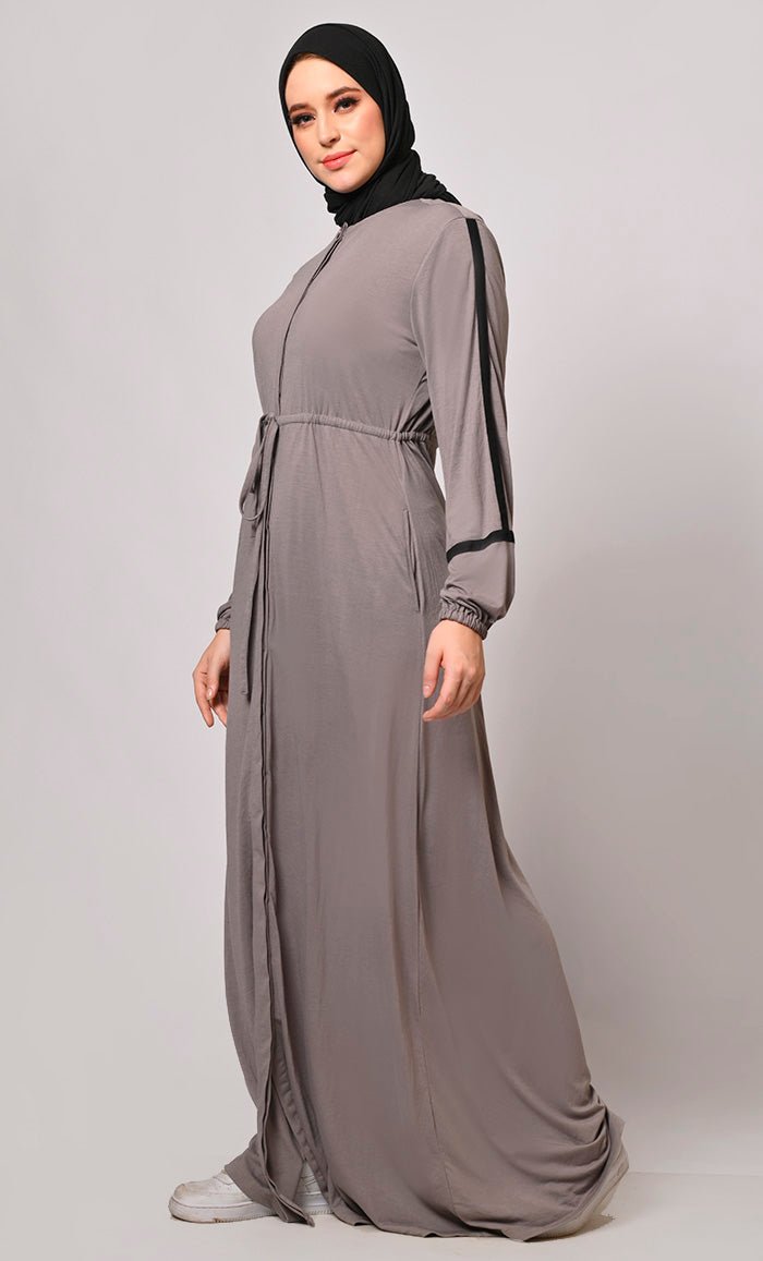 Modest Athleisure: Sporty Grey Abaya with Pockets